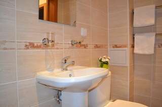 Гостиница АэроОтель Богашево Номер стандарт с 2 односпальными кроватями (с завтраком)-3